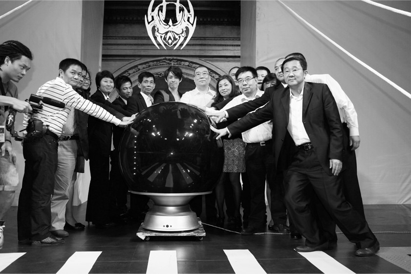 异形(xíng)服装品牌策划(huá)营销(xiāo)案例
